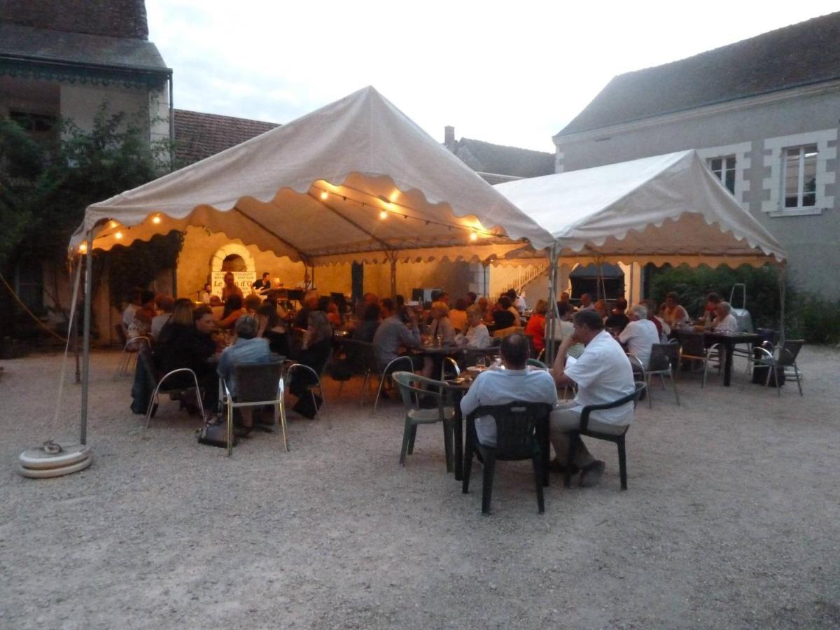 Le Lion D'Or Hotel Selles-sur-Cher Room photo